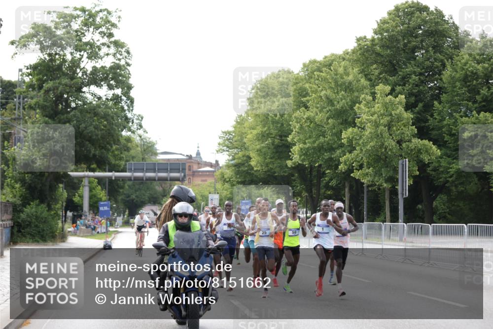 29.06.2025 - hella hamburg halbmarathon Jannik Wohlers http://msf.ph/oto/8151662 29.06.2025 09:30:56 Lombardsbrücke 1, 5, 7, 10, 11, 16, 23, 25, 59 meine-sportfotos.de