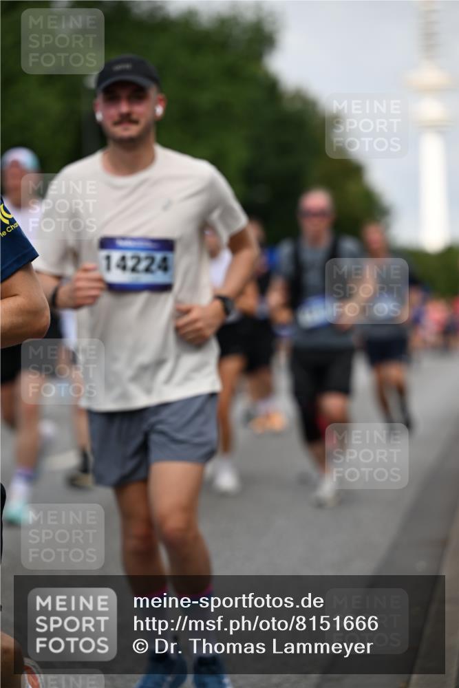29.06.2025 - hella hamburg halbmarathon Dr. Thomas Lammeyer http://msf.ph/oto/8151666 29.06.2025 10:07:04 Kennedybrücke 1414, 1702, 2142, 2619, 2712, 2780, 2810, 2819, 3225, 3630, 4066, 4204, 4613, 4665, 5734, 6208, 6752, 6815, 6997, 7869, 7888, 8003, 8364, 8481, 8483, 8624, 9006, 10128, 10295 meine-sportfotos.de