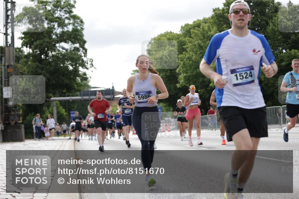 29.06.2025 - hella hamburg halbmarathon Jannik Wohlers http://msf.ph/oto/8151670 29.06.2025 10:14:50 Lombardsbrücke 1296, 1524, 1745, 2281, 3513, 3650, 4495, 5271, 5986, 6317, 7452, 7809, 7810, 7881, 8237, 8256, 8609, 9847, 9975, 9997, 11271, 11598, 11683, 12524, 12634, 13453, 13500, 13881, 14617, 15150, 15740, 16419, 17128, 18769, 18800, 18939, 19027 meine-sportfotos.de