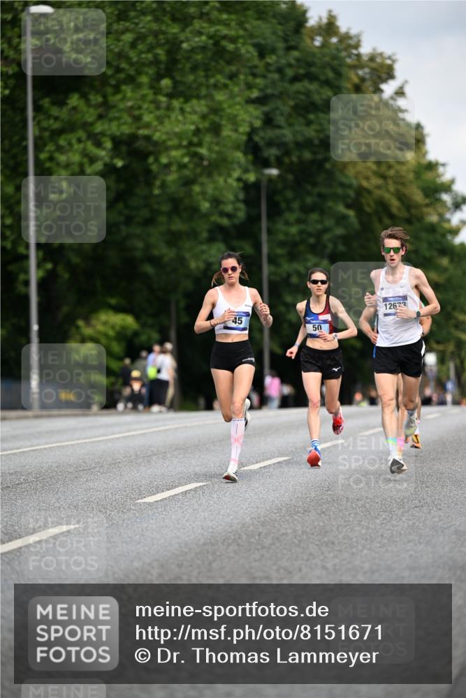 29.06.2025 - hella hamburg halbmarathon Dr. Thomas Lammeyer http://msf.ph/oto/8151671 29.06.2025 09:40:41 Kennedybrücke 45, 50, 3944 meine-sportfotos.de