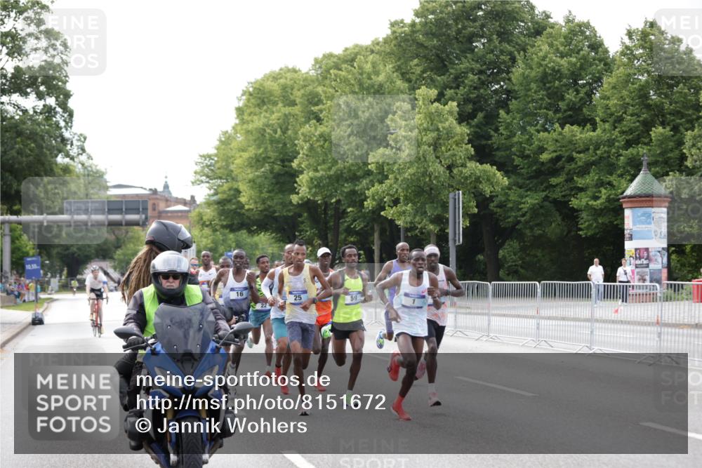 29.06.2025 - hella hamburg halbmarathon Jannik Wohlers http://msf.ph/oto/8151672 29.06.2025 09:30:56 Lombardsbrücke 1, 5, 7, 10, 11, 16, 23, 25, 59 meine-sportfotos.de