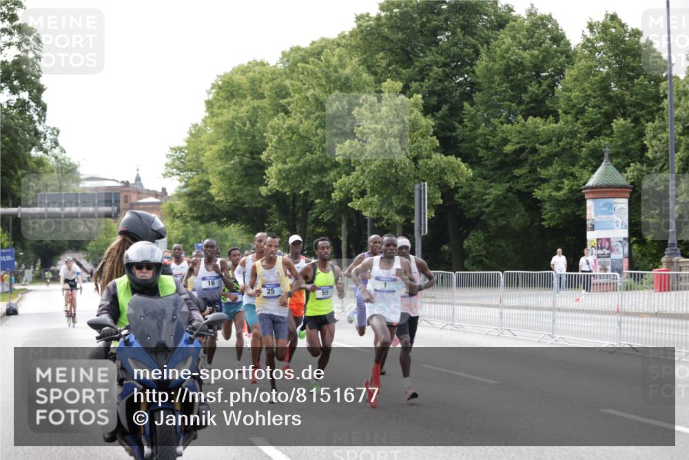 29.06.2025 - hella hamburg halbmarathon Jannik Wohlers http://msf.ph/oto/8151677 29.06.2025 09:30:56 Lombardsbrücke 1, 5, 7, 10, 11, 16, 23, 25, 59 meine-sportfotos.de