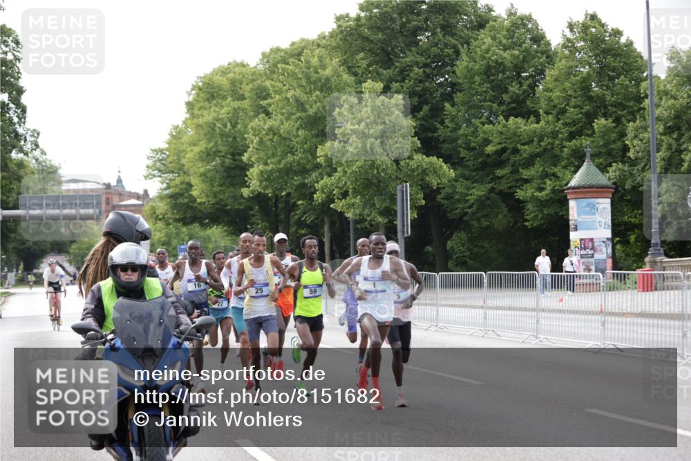 29.06.2025 - hella hamburg halbmarathon Jannik Wohlers http://msf.ph/oto/8151682 29.06.2025 09:30:56 Lombardsbrücke 1, 5, 7, 10, 11, 16, 23, 25, 59 meine-sportfotos.de