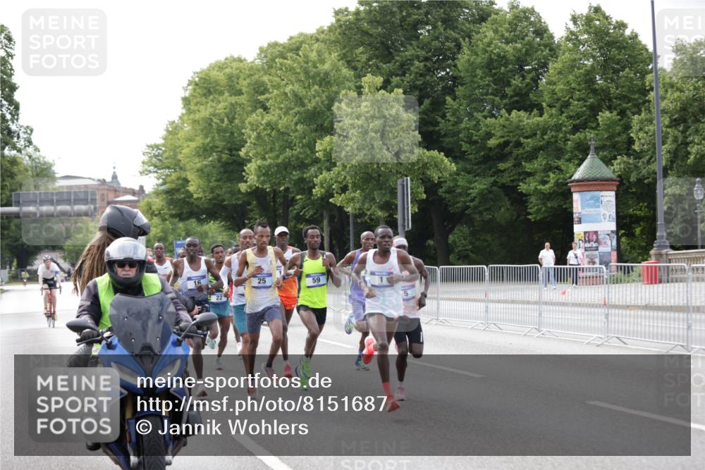 29.06.2025 - hella hamburg halbmarathon Jannik Wohlers http://msf.ph/oto/8151687 29.06.2025 09:30:56 Lombardsbrücke 1, 5, 7, 10, 11, 16, 23, 25, 59 meine-sportfotos.de
