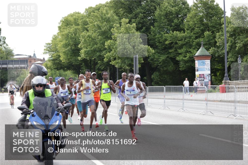 29.06.2025 - hella hamburg halbmarathon Jannik Wohlers http://msf.ph/oto/8151692 29.06.2025 09:30:56 Lombardsbrücke 1, 5, 7, 10, 11, 16, 23, 25, 59 meine-sportfotos.de