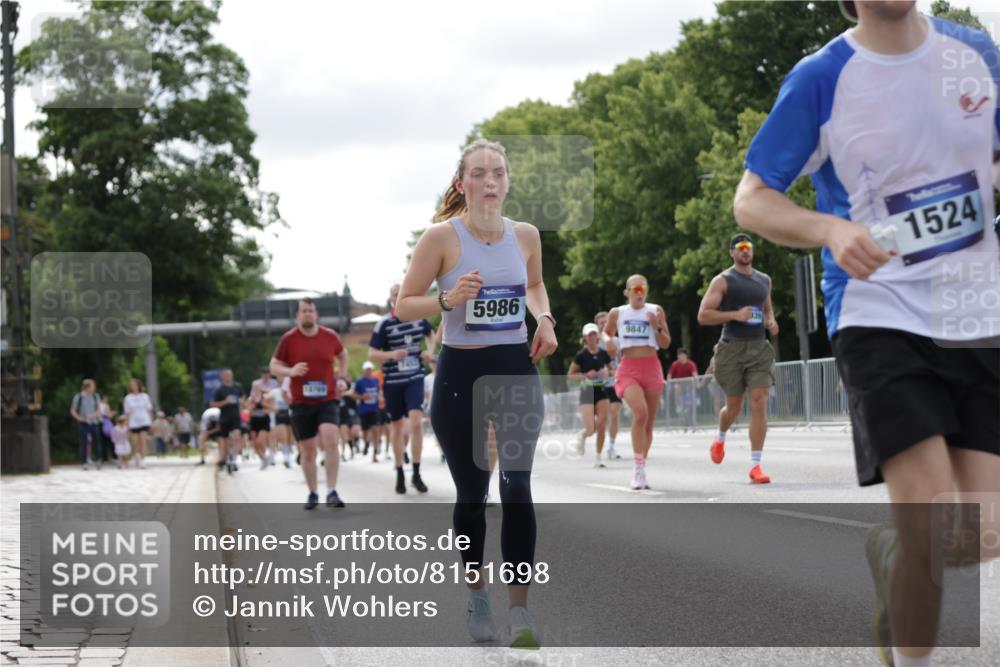 29.06.2025 - hella hamburg halbmarathon Jannik Wohlers http://msf.ph/oto/8151698 29.06.2025 10:14:50 Lombardsbrücke 1296, 1524, 1745, 2281, 3513, 3650, 4495, 5271, 5986, 6317, 7452, 7809, 7810, 7881, 8237, 8256, 8609, 9847, 9975, 9997, 11271, 11598, 11683, 12524, 12634, 13453, 13500, 13881, 14617, 15150, 15740, 16419, 17128, 18769, 18800, 18939, 19027 meine-sportfotos.de