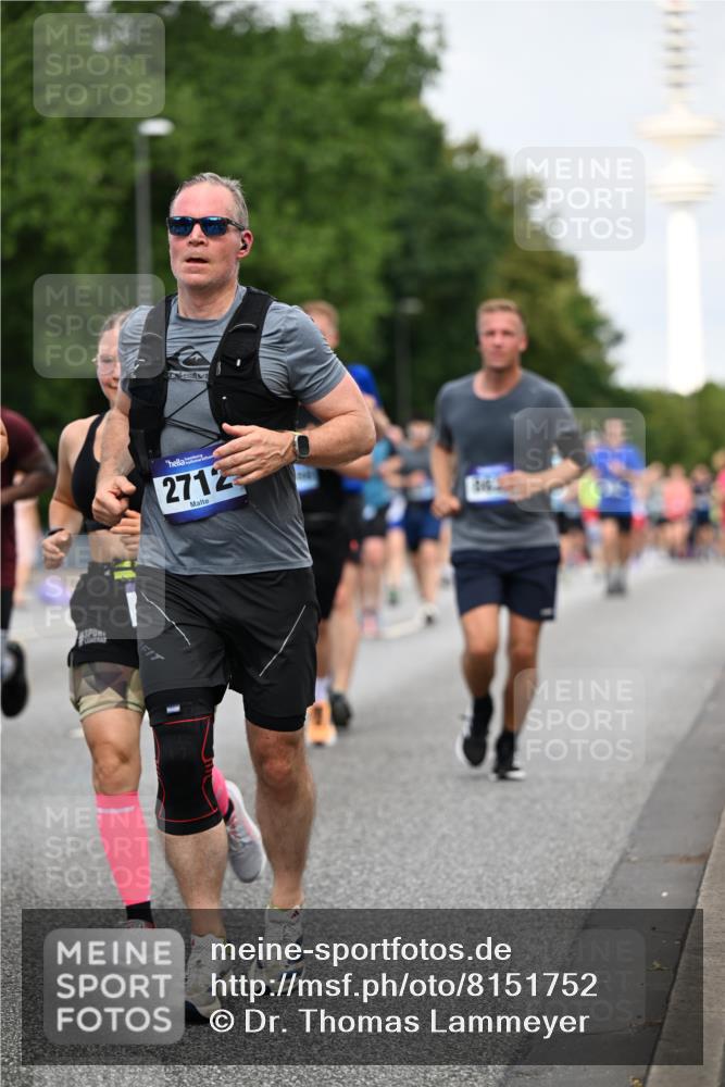 29.06.2025 - hella hamburg halbmarathon Dr. Thomas Lammeyer http://msf.ph/oto/8151752 29.06.2025 10:07:06 Kennedybrücke 1414, 1702, 2619, 2712, 2780, 2810, 2819, 3225, 3630, 4066, 4204, 4613, 4665, 5734, 6208, 6752, 6815, 6997, 7869, 7888, 8003, 8481, 8483, 8624, 9006, 10128 meine-sportfotos.de