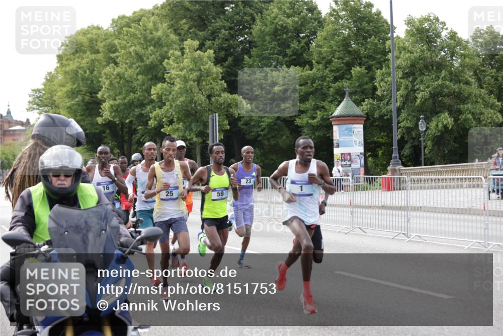 29.06.2025 - hella hamburg halbmarathon Jannik Wohlers http://msf.ph/oto/8151753 29.06.2025 09:30:57 Lombardsbrücke 1, 4, 5, 6, 7, 10, 11, 13, 16, 22, 23, 25, 59 meine-sportfotos.de