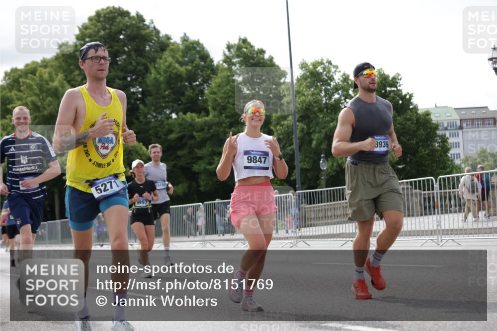 29.06.2025 - hella hamburg halbmarathon Jannik Wohlers http://msf.ph/oto/8151769 29.06.2025 10:14:53 Lombardsbrücke 1296, 1524, 1745, 2281, 2720, 3513, 3650, 4495, 5271, 5986, 6317, 7452, 7809, 7810, 7881, 8237, 8256, 8609, 9307, 9423, 9847, 9975, 9997, 10858, 11683, 12457, 12524, 13453, 13500, 13881, 14617, 15150, 15740, 16040, 17128, 17949, 18203, 18252, 18769, 18800, 18939, 19027 meine-sportfotos.de