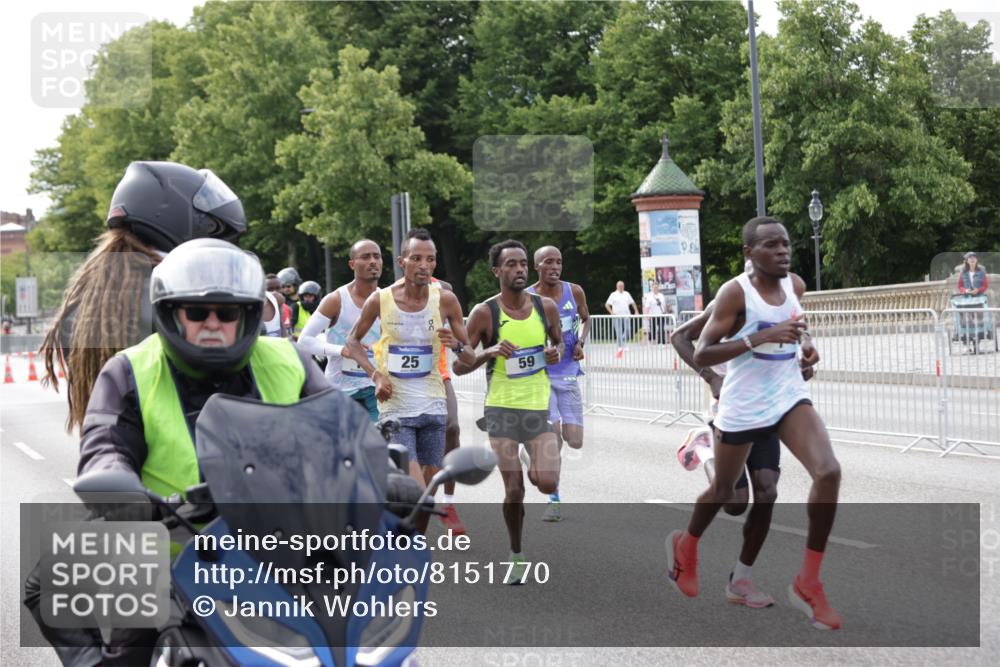 29.06.2025 - hella hamburg halbmarathon Jannik Wohlers http://msf.ph/oto/8151770 29.06.2025 09:30:57 Lombardsbrücke 1, 4, 5, 6, 7, 10, 11, 13, 16, 22, 23, 25, 59 meine-sportfotos.de