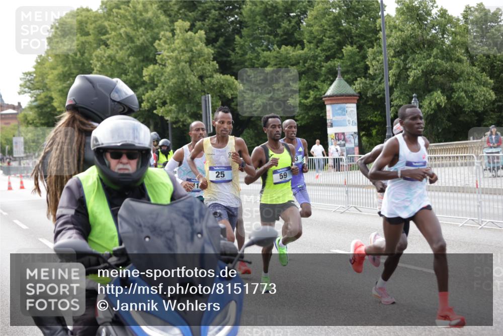29.06.2025 - hella hamburg halbmarathon Jannik Wohlers http://msf.ph/oto/8151773 29.06.2025 09:30:57 Lombardsbrücke 1, 4, 5, 6, 7, 10, 11, 13, 16, 22, 23, 25, 59 meine-sportfotos.de