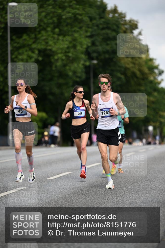 29.06.2025 - hella hamburg halbmarathon Dr. Thomas Lammeyer http://msf.ph/oto/8151776 29.06.2025 09:40:42 Kennedybrücke 45, 50, 3944 meine-sportfotos.de