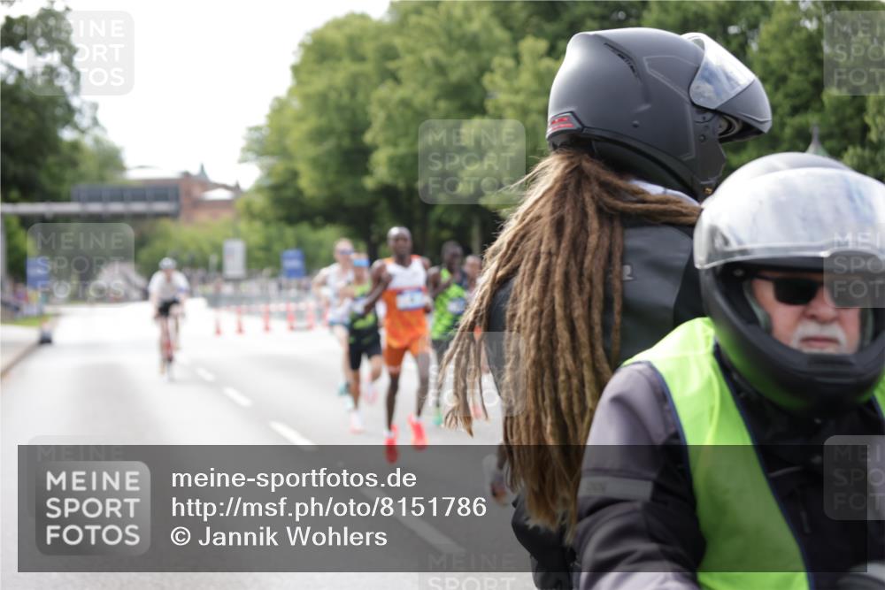 29.06.2025 - hella hamburg halbmarathon Jannik Wohlers http://msf.ph/oto/8151786 29.06.2025 09:30:58 Lombardsbrücke 1, 2, 4, 5, 6, 7, 8, 9, 10, 11, 13, 16, 22, 23, 25, 59 meine-sportfotos.de