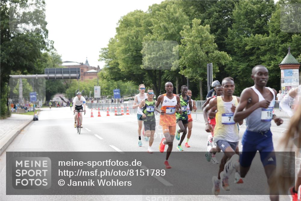 29.06.2025 - hella hamburg halbmarathon Jannik Wohlers http://msf.ph/oto/8151789 29.06.2025 09:30:58 Lombardsbrücke 1, 2, 4, 5, 6, 7, 8, 9, 10, 11, 13, 16, 22, 23, 25, 59 meine-sportfotos.de