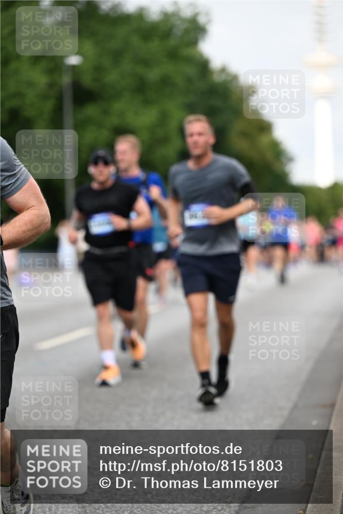 29.06.2025 - hella hamburg halbmarathon Dr. Thomas Lammeyer http://msf.ph/oto/8151803 29.06.2025 10:07:07 Kennedybrücke 1135, 1138, 1414, 1702, 2619, 2712, 2780, 2810, 2819, 3225, 3630, 4066, 4204, 4613, 4665, 5734, 6208, 6752, 6815, 7869, 7888, 8003, 8481, 8483, 8624, 9006, 9439, 10128 meine-sportfotos.de