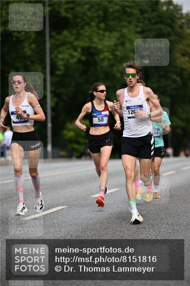 29.06.2025 - hella hamburg halbmarathon Dr. Thomas Lammeyer http://msf.ph/oto/8151816 29.06.2025 09:40:43 Kennedybrücke 45, 50, 3944 meine-sportfotos.de