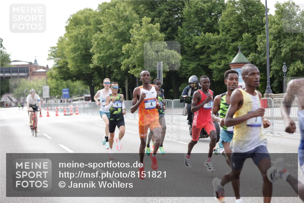29.06.2025 - hella hamburg halbmarathon Jannik Wohlers http://msf.ph/oto/8151821 29.06.2025 09:30:58 Lombardsbrücke 1, 2, 4, 5, 6, 7, 8, 9, 10, 11, 13, 16, 22, 23, 25, 59 meine-sportfotos.de