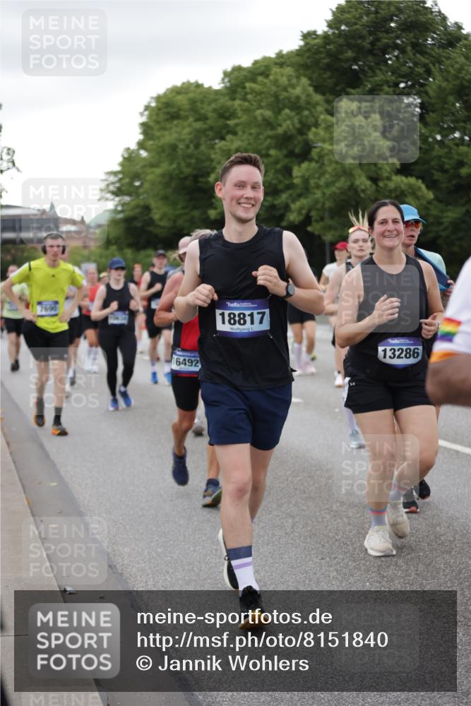 29.06.2025 - hella hamburg halbmarathon Jannik Wohlers http://msf.ph/oto/8151840 29.06.2025 10:51:54 Lombardsbrücke 3645, 4087, 4273, 4436, 4815, 5262, 6386, 6403, 6404, 6406, 6671, 6985, 7690, 7691, 7735, 7812, 8194, 8196, 9368, 9731, 10296, 10342, 10634, 10884, 11084, 11126, 11127, 11297, 11736, 11899, 11974, 12089, 12247, 12525, 12546, 12558, 13094, 13207, 13208, 13538, 14215, 14235, 14893, 16262, 16492, 16752, 16973, 17326, 17327, 18115, 18221, 18633, 18668, 18756, 18817 meine-sportfotos.de