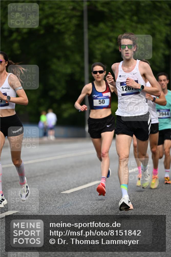 29.06.2025 - hella hamburg halbmarathon Dr. Thomas Lammeyer http://msf.ph/oto/8151842 29.06.2025 09:40:44 Kennedybrücke 45, 50, 3944 meine-sportfotos.de