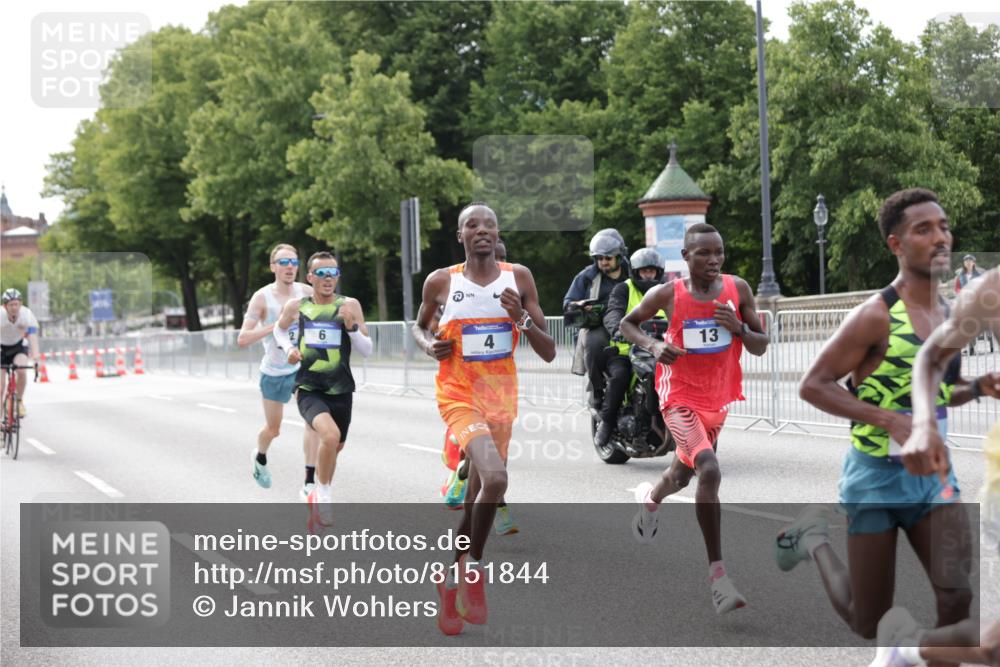 29.06.2025 - hella hamburg halbmarathon Jannik Wohlers http://msf.ph/oto/8151844 29.06.2025 09:30:59 Lombardsbrücke 1, 2, 4, 5, 6, 7, 8, 9, 10, 11, 13, 16, 22, 23, 25, 59 meine-sportfotos.de