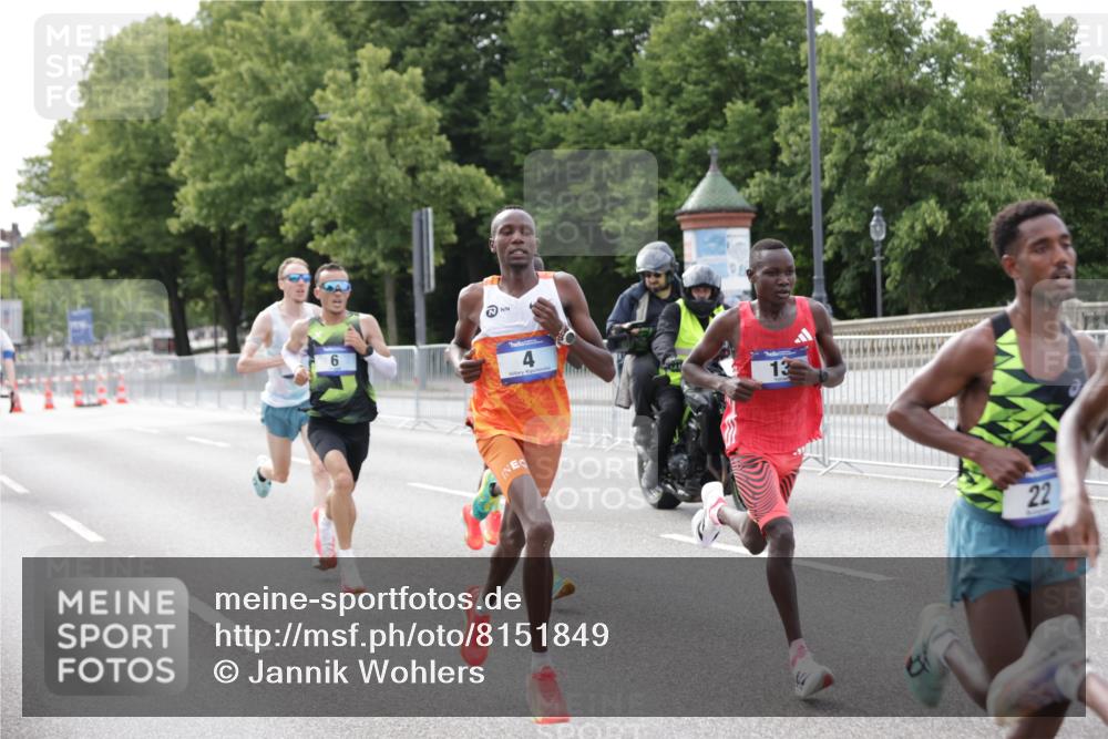 29.06.2025 - hella hamburg halbmarathon Jannik Wohlers http://msf.ph/oto/8151849 29.06.2025 09:30:59 Lombardsbrücke 1, 2, 4, 5, 6, 7, 8, 9, 10, 11, 13, 16, 22, 23, 25, 59 meine-sportfotos.de