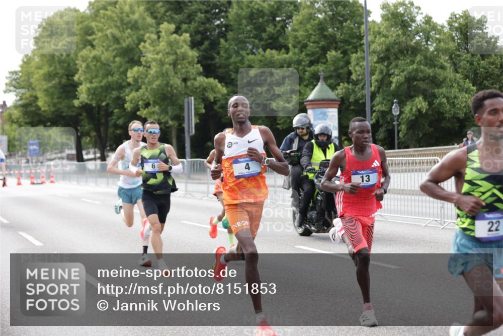 29.06.2025 - hella hamburg halbmarathon Jannik Wohlers http://msf.ph/oto/8151853 29.06.2025 09:30:59 Lombardsbrücke 1, 2, 4, 5, 6, 7, 8, 9, 10, 11, 13, 16, 22, 23, 25, 59 meine-sportfotos.de