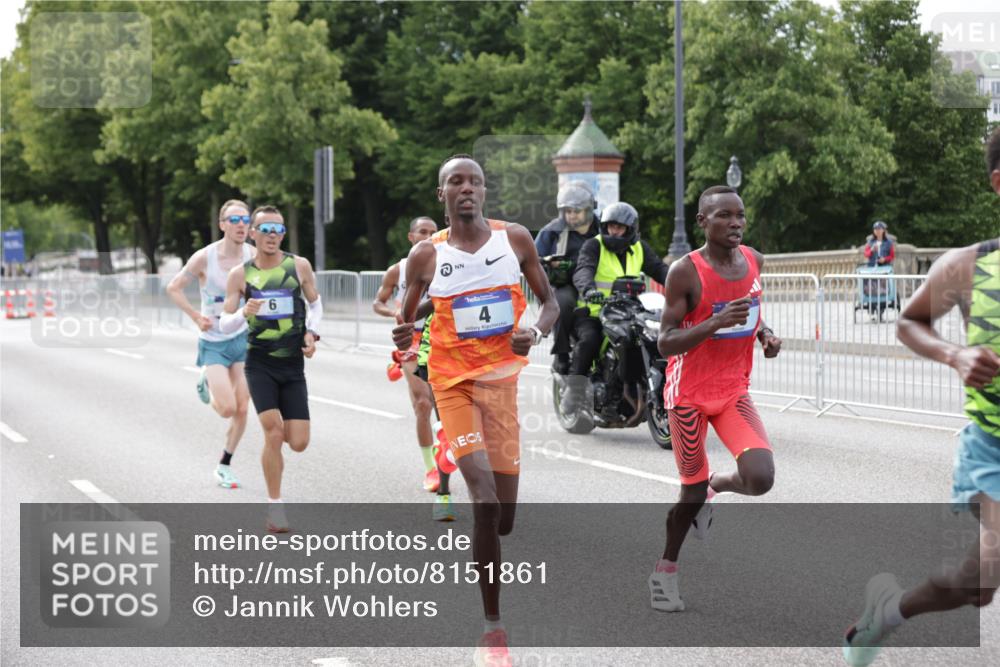 29.06.2025 - hella hamburg halbmarathon Jannik Wohlers http://msf.ph/oto/8151861 29.06.2025 09:30:59 Lombardsbrücke 1, 2, 4, 5, 6, 7, 8, 9, 10, 11, 13, 16, 22, 23, 25, 59 meine-sportfotos.de