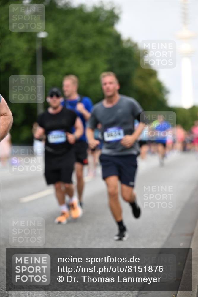 29.06.2025 - hella hamburg halbmarathon Dr. Thomas Lammeyer http://msf.ph/oto/8151876 29.06.2025 10:07:07 Kennedybrücke 1135, 1138, 1414, 1702, 2619, 2712, 2780, 2810, 2819, 3225, 3630, 4066, 4204, 4613, 4665, 5734, 6208, 6752, 6815, 7869, 7888, 8003, 8481, 8483, 8624, 9006, 9439, 10128 meine-sportfotos.de