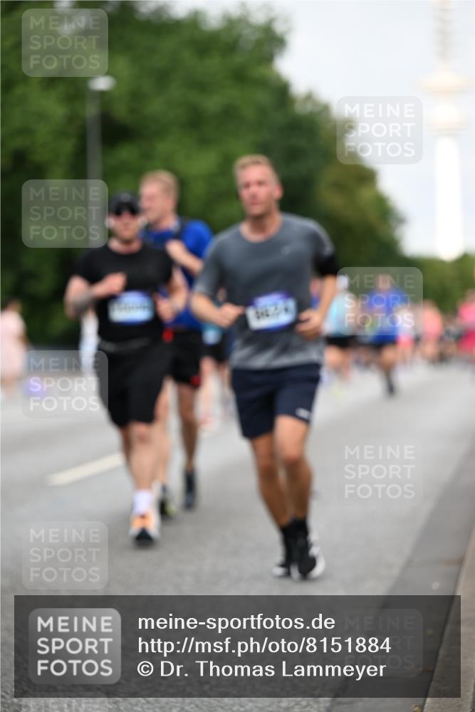 29.06.2025 - hella hamburg halbmarathon Dr. Thomas Lammeyer http://msf.ph/oto/8151884 29.06.2025 10:07:07 Kennedybrücke 1135, 1138, 1414, 1702, 2619, 2712, 2780, 2810, 2819, 3225, 3630, 4066, 4204, 4613, 4665, 5734, 6208, 6752, 6815, 7869, 7888, 8003, 8481, 8483, 8624, 9006, 9439, 10128 meine-sportfotos.de