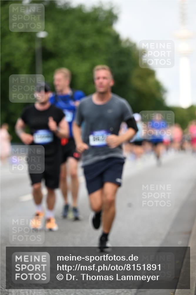 29.06.2025 - hella hamburg halbmarathon Dr. Thomas Lammeyer http://msf.ph/oto/8151891 29.06.2025 10:07:07 Kennedybrücke 1135, 1138, 1414, 1702, 2619, 2712, 2780, 2810, 2819, 3225, 3630, 4066, 4204, 4613, 4665, 5734, 6208, 6752, 6815, 7869, 7888, 8003, 8481, 8483, 8624, 9006, 9439, 10128 meine-sportfotos.de