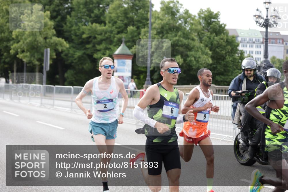 29.06.2025 - hella hamburg halbmarathon Jannik Wohlers http://msf.ph/oto/8151893 29.06.2025 09:31:00 Lombardsbrücke 1, 2, 4, 5, 6, 7, 8, 9, 10, 11, 13, 16, 22, 23, 25, 59 meine-sportfotos.de
