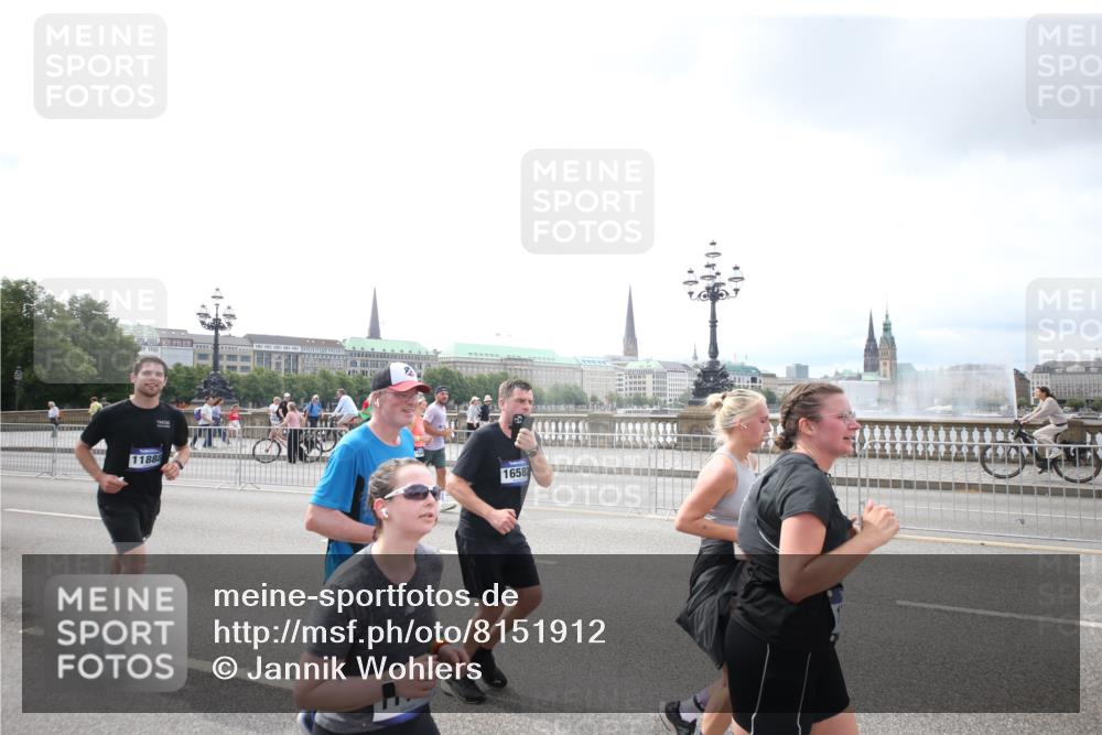 29.06.2025 - hella hamburg halbmarathon Jannik Wohlers http://msf.ph/oto/8151912 29.06.2025 10:37:13 Lombardsbrücke 1475, 2199, 2640, 2853, 3230, 3633, 5171, 5186, 5522, 5790, 5875, 6243, 6821, 6955, 7124, 7321, 7350, 7544, 7777, 9247, 9524, 9895, 10476, 10506, 10798, 10919, 11183, 11801, 11882, 11888, 12123, 12242, 12254, 12472, 12762, 12824, 14130, 14657, 16032, 16582, 16680, 16706, 16837, 17355, 17793, 17798, 18903 meine-sportfotos.de
