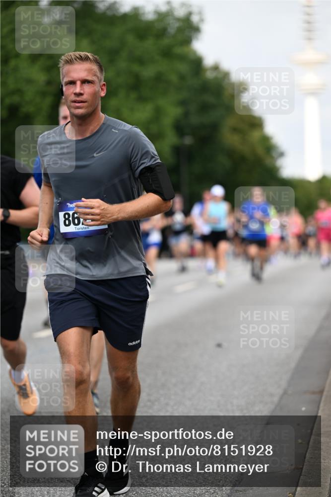29.06.2025 - hella hamburg halbmarathon Dr. Thomas Lammeyer http://msf.ph/oto/8151928 29.06.2025 10:07:08 Kennedybrücke 1135, 1138, 1414, 1702, 2619, 2712, 2780, 2810, 2819, 3225, 3630, 4066, 4204, 4613, 4665, 5734, 6208, 6815, 7869, 7888, 8003, 8481, 8483, 8624, 9006, 9439, 10128 meine-sportfotos.de