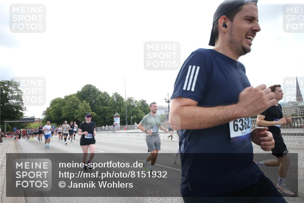 29.06.2025 - hella hamburg halbmarathon Jannik Wohlers http://msf.ph/oto/8151932 29.06.2025 10:37:34 Lombardsbrücke 1578, 1799, 1901, 1985, 2786, 3246, 3880, 4921, 5139, 5713, 6199, 6362, 6697, 7118, 7244, 7321, 7629, 7696, 8198, 8199, 8539, 8985, 9247, 9288, 9350, 9391, 10025, 10159, 10836, 11087, 11152, 11164, 11421, 11456, 11457, 11479, 11543, 11882, 12997, 13103, 13650, 14018, 15002, 15329, 15418, 15511, 15562, 15762, 16211, 16220, 16360, 17389, 18317, 18319, 18572, 18592, 18937 meine-sportfotos.de