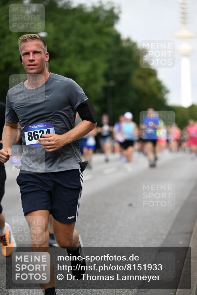 29.06.2025 - hella hamburg halbmarathon Dr. Thomas Lammeyer http://msf.ph/oto/8151933 29.06.2025 10:07:08 Kennedybrücke 1135, 1138, 1414, 1702, 2619, 2712, 2780, 2810, 2819, 3225, 3630, 4066, 4204, 4613, 4665, 5734, 6208, 6815, 7869, 7888, 8003, 8481, 8483, 8624, 9006, 9439, 10128 meine-sportfotos.de