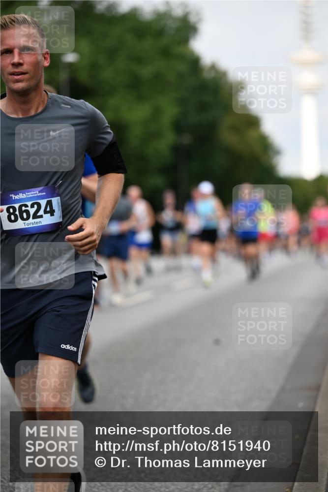 29.06.2025 - hella hamburg halbmarathon Dr. Thomas Lammeyer http://msf.ph/oto/8151940 29.06.2025 10:07:09 Kennedybrücke 1135, 1138, 1414, 1702, 2619, 2712, 2780, 2810, 3225, 3630, 4066, 4204, 4613, 4665, 5734, 6208, 6815, 7869, 7888, 8481, 8483, 8624, 9439, 10128 meine-sportfotos.de