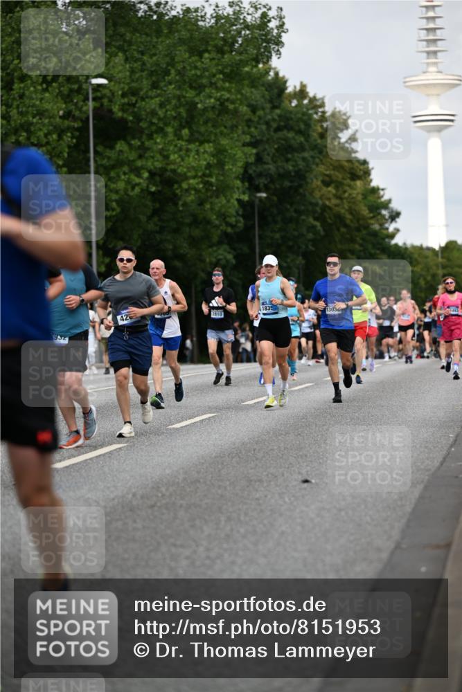29.06.2025 - hella hamburg halbmarathon Dr. Thomas Lammeyer http://msf.ph/oto/8151953 29.06.2025 10:07:09 Kennedybrücke 1135, 1138, 1414, 1702, 2619, 2712, 2780, 2810, 3225, 3630, 4066, 4204, 4613, 4665, 5734, 6208, 6815, 7869, 7888, 8481, 8483, 8624, 9439, 10128 meine-sportfotos.de