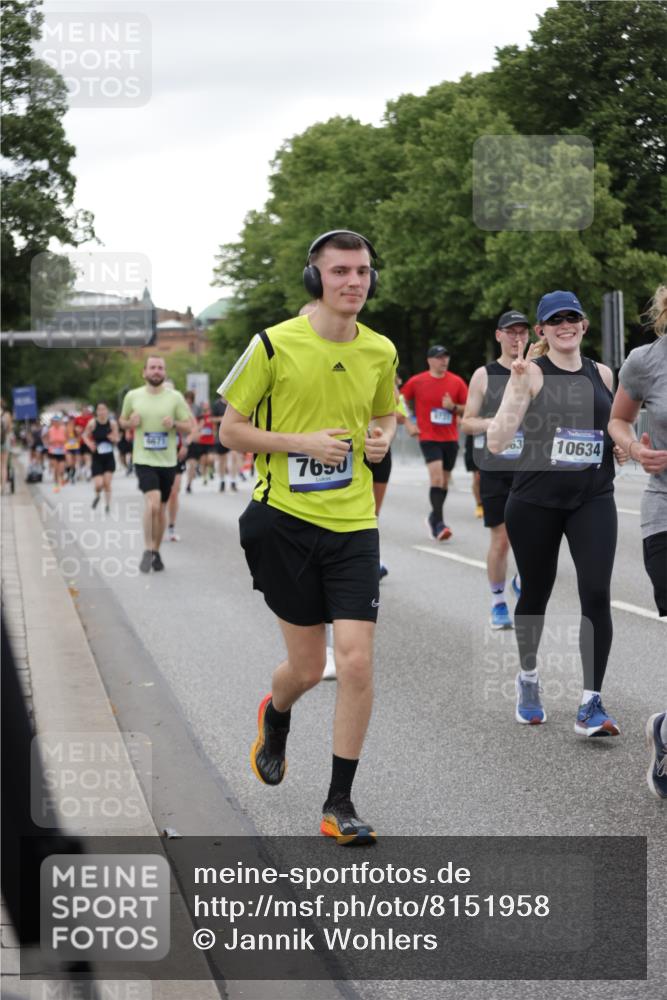 29.06.2025 - hella hamburg halbmarathon Jannik Wohlers http://msf.ph/oto/8151958 29.06.2025 10:51:57 Lombardsbrücke 2528, 3645, 4273, 4436, 4815, 5262, 6386, 6403, 6404, 6406, 6671, 6985, 7690, 7691, 7735, 7812, 8194, 8196, 9103, 9368, 9731, 10080, 10296, 10342, 10634, 10884, 11084, 11126, 11127, 11297, 11736, 11899, 11974, 12089, 12247, 12525, 12546, 12558, 13094, 13207, 13208, 13538, 13677, 14215, 14235, 14893, 15205, 16262, 16492, 16752, 16973, 17326, 17327, 18115, 18221, 18633, 18668, 18756, 18817 meine-sportfotos.de