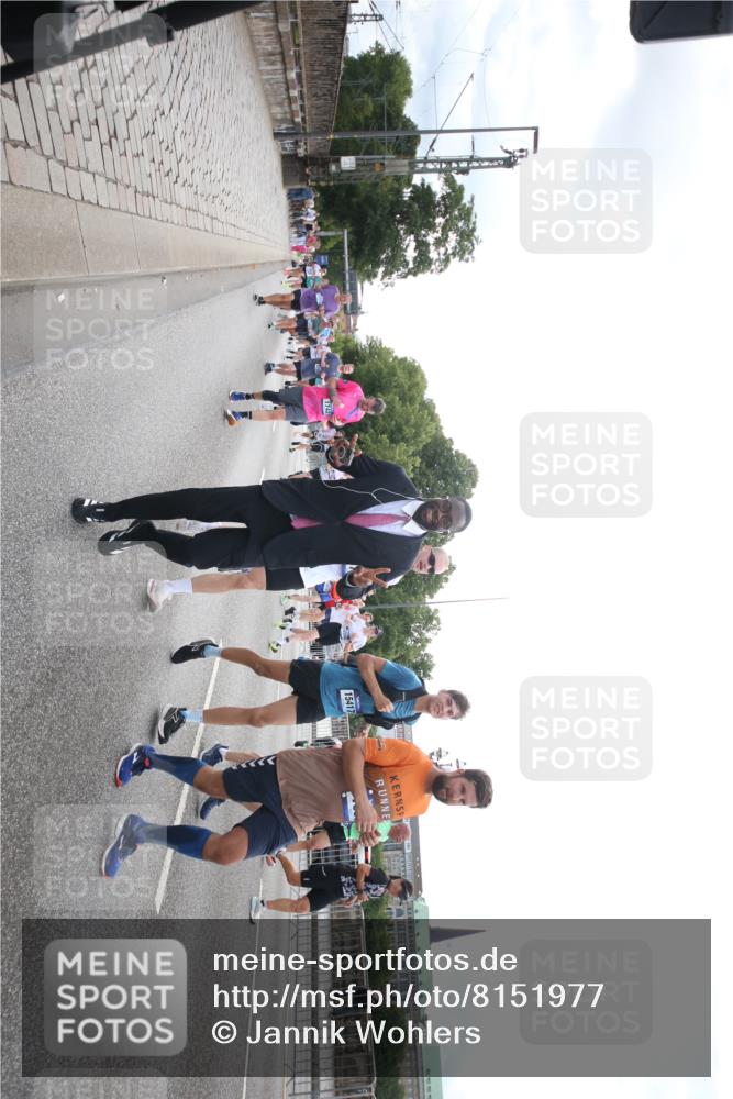 29.06.2025 - hella hamburg halbmarathon Jannik Wohlers http://msf.ph/oto/8151977 29.06.2025 10:37:51 Lombardsbrücke 1196, 1394, 1457, 1596, 1742, 1791, 1901, 1966, 2113, 2498, 2786, 3010, 3094, 3095, 3242, 3286, 3338, 3635, 3636, 3716, 3777, 4414, 4921, 5300, 5713, 5735, 6199, 6200, 6751, 6930, 7118, 7165, 7552, 7629, 7868, 7914, 8539, 8615, 8696, 8718, 9350, 9391, 9424, 9699, 10584, 11728, 11812, 12573, 12675, 12677, 12892, 13103, 13442, 13833, 14016, 14163, 14406, 15101, 15355, 15417, 15562, 16061, 16465, 16658, 16876, 16942, 17053, 18592 meine-sportfotos.de