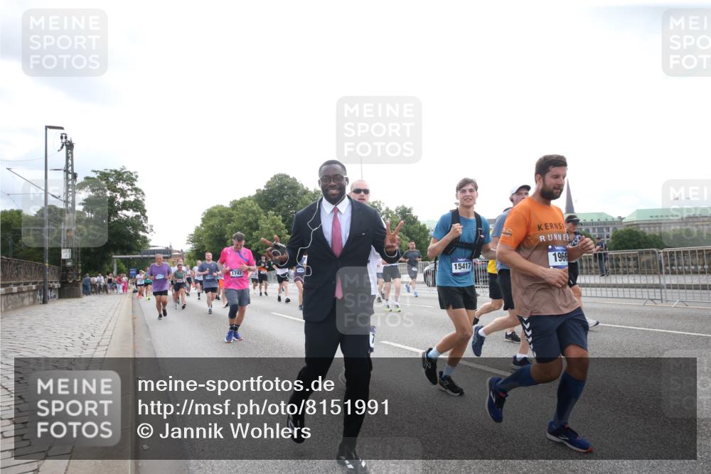 29.06.2025 - hella hamburg halbmarathon Jannik Wohlers http://msf.ph/oto/8151991 29.06.2025 10:37:52 Lombardsbrücke 1196, 1394, 1457, 1596, 1742, 1791, 1901, 1966, 2113, 2498, 2786, 3010, 3094, 3095, 3242, 3286, 3338, 3635, 3636, 3716, 3777, 4159, 4414, 4883, 5300, 5713, 5735, 6199, 6200, 6751, 6930, 7118, 7165, 7552, 7868, 7914, 8539, 8615, 8696, 8718, 9350, 9391, 9424, 9699, 10584, 11728, 11812, 12116, 12573, 12675, 12677, 12892, 13103, 13442, 13833, 14016, 14163, 14406, 15101, 15355, 15417, 15562, 16061, 16465, 16658, 16876, 16942, 17053, 18592 meine-sportfotos.de