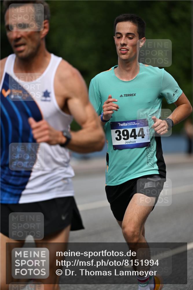 29.06.2025 - hella hamburg halbmarathon Dr. Thomas Lammeyer http://msf.ph/oto/8151994 29.06.2025 09:40:46 Kennedybrücke 45, 50, 3944 meine-sportfotos.de