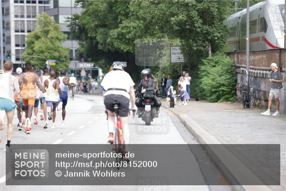 29.06.2025 - hella hamburg halbmarathon Jannik Wohlers http://msf.ph/oto/8152000 29.06.2025 09:31:07 Lombardsbrücke 1, 2, 4, 5, 6, 7, 8, 9, 10, 11, 13, 16, 22, 23, 25, 59 meine-sportfotos.de