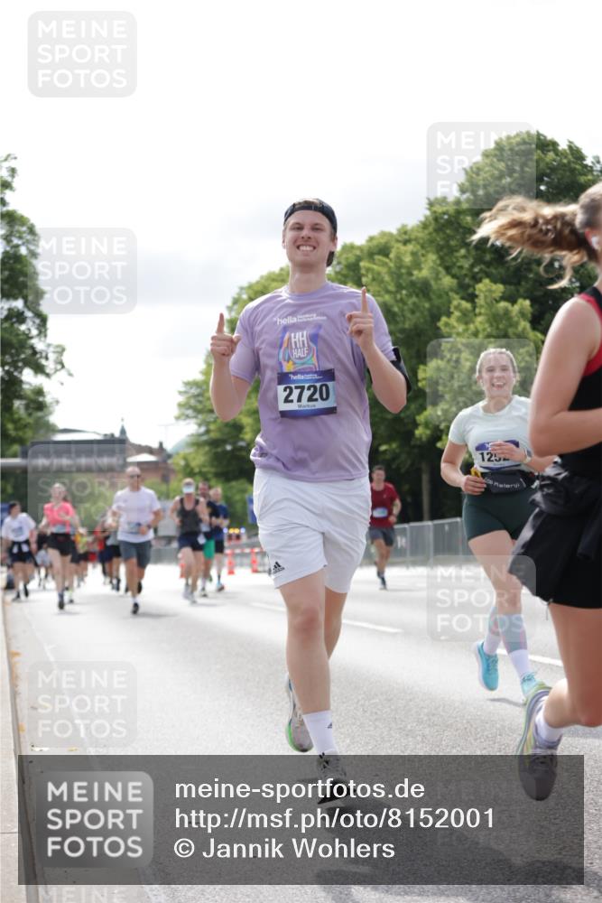 29.06.2025 - hella hamburg halbmarathon Jannik Wohlers http://msf.ph/oto/8152001 29.06.2025 10:15:02 Lombardsbrücke 1440, 1524, 2110, 2720, 3417, 3650, 5069, 5271, 5739, 5986, 7452, 7809, 7810, 8256, 9307, 9423, 9657, 9847, 9997, 10775, 10858, 12457, 12521, 12524, 13197, 13453, 13500, 14413, 15150, 15740, 16040, 16041, 16938, 17949, 18203, 18252, 18769, 18800, 18939, 19027 meine-sportfotos.de