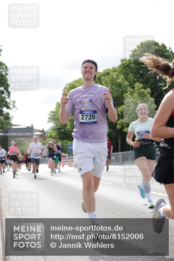 29.06.2025 - hella hamburg halbmarathon Jannik Wohlers http://msf.ph/oto/8152006 29.06.2025 10:15:02 Lombardsbrücke 1440, 1524, 2110, 2720, 3417, 3650, 5069, 5271, 5739, 5986, 7452, 7809, 7810, 8256, 9307, 9423, 9657, 9847, 9997, 10775, 10858, 12457, 12521, 12524, 13197, 13453, 13500, 14413, 15150, 15740, 16040, 16041, 16938, 17949, 18203, 18252, 18769, 18800, 18939, 19027 meine-sportfotos.de