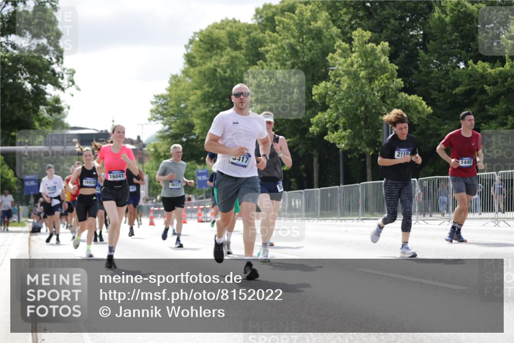 29.06.2025 - hella hamburg halbmarathon Jannik Wohlers http://msf.ph/oto/8152022 29.06.2025 10:15:05 Lombardsbrücke 1440, 2110, 2720, 2989, 3417, 4466, 4492, 4494, 5069, 5271, 5739, 6376, 6576, 7452, 7809, 7810, 8256, 9307, 9423, 9657, 9847, 9997, 10775, 10858, 12457, 12521, 12524, 13197, 13453, 13500, 14413, 14552, 15150, 15307, 15740, 16040, 16041, 16938, 17949, 18203, 18252, 18939, 19027 meine-sportfotos.de