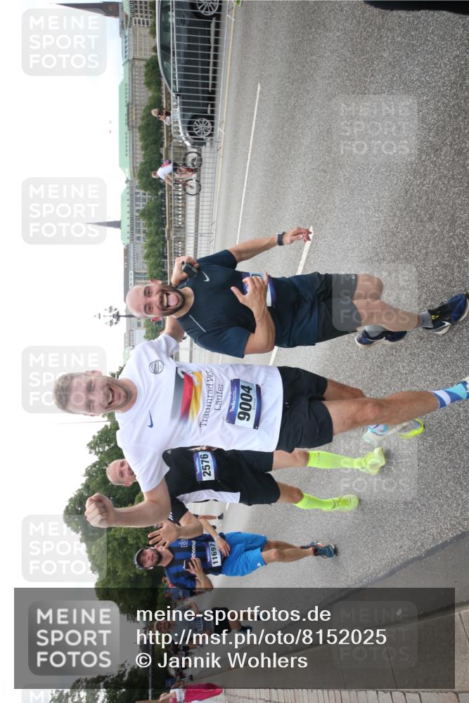 29.06.2025 - hella hamburg halbmarathon Jannik Wohlers http://msf.ph/oto/8152025 29.06.2025 10:38:15 Lombardsbrücke 56, 1721, 2576, 2660, 2693, 3216, 3323, 3726, 3927, 4028, 4139, 4155, 4259, 4260, 4316, 5085, 5089, 5155, 5617, 5684, 5913, 6695, 6696, 6875, 7117, 7148, 7263, 7371, 7561, 7692, 7849, 8367, 8583, 8635, 8747, 9004, 9455, 11635, 11697, 12072, 12075, 12577, 13000, 13200, 13823, 14096, 15644, 15755, 16174, 16181, 16214, 16346, 17091, 17250, 17333, 17478, 18050, 18471, 18709 meine-sportfotos.de