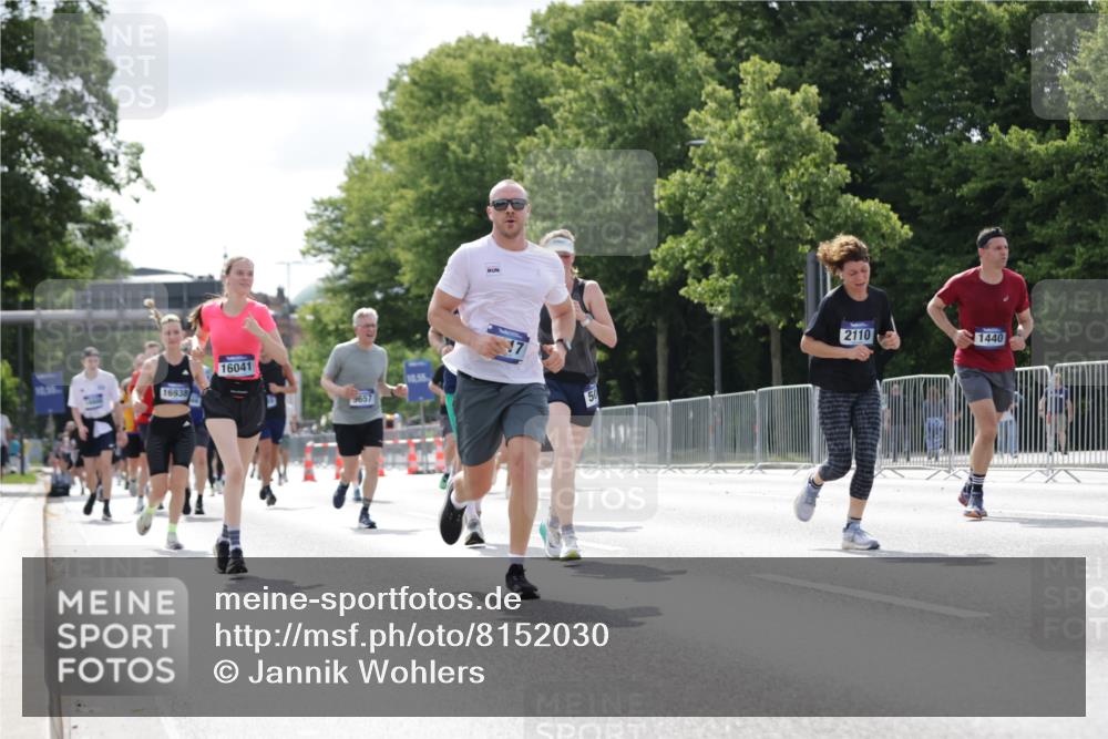 29.06.2025 - hella hamburg halbmarathon Jannik Wohlers http://msf.ph/oto/8152030 29.06.2025 10:15:05 Lombardsbrücke 1440, 2110, 2720, 2989, 3417, 4466, 4492, 4494, 5069, 5271, 5739, 6376, 6576, 7452, 7809, 7810, 8256, 9307, 9423, 9657, 9847, 9997, 10775, 10858, 12457, 12521, 12524, 13197, 13453, 13500, 14413, 14552, 15150, 15307, 15740, 16040, 16041, 16938, 17949, 18203, 18252, 18939, 19027 meine-sportfotos.de