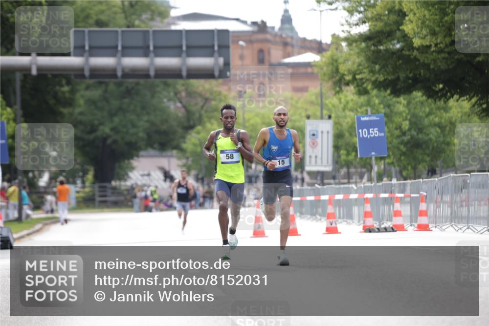 29.06.2025 - hella hamburg halbmarathon Jannik Wohlers http://msf.ph/oto/8152031 29.06.2025 09:31:11 Lombardsbrücke 1, 2, 4, 5, 6, 7, 8, 9, 10, 11, 13, 16, 22, 23, 25, 59 meine-sportfotos.de