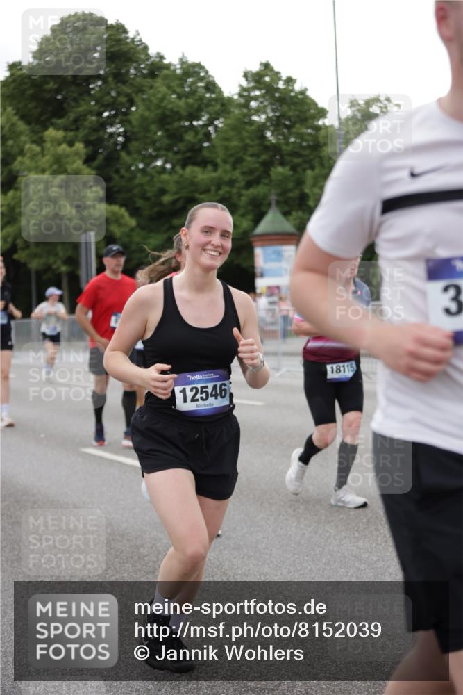 29.06.2025 - hella hamburg halbmarathon Jannik Wohlers http://msf.ph/oto/8152039 29.06.2025 10:52:00 Lombardsbrücke 2420, 2528, 3645, 4815, 5262, 5360, 6386, 6403, 6404, 6406, 6671, 7690, 7691, 7735, 7812, 8194, 8196, 9068, 9103, 9368, 9731, 10080, 10296, 10342, 10392, 10634, 10884, 10928, 11084, 11297, 11736, 11899, 11974, 12089, 12247, 12525, 12546, 12558, 13094, 13207, 13208, 13538, 13677, 14215, 14893, 15205, 16262, 16492, 16752, 16973, 17326, 17327, 18115, 18633, 18668, 18756, 18817 meine-sportfotos.de
