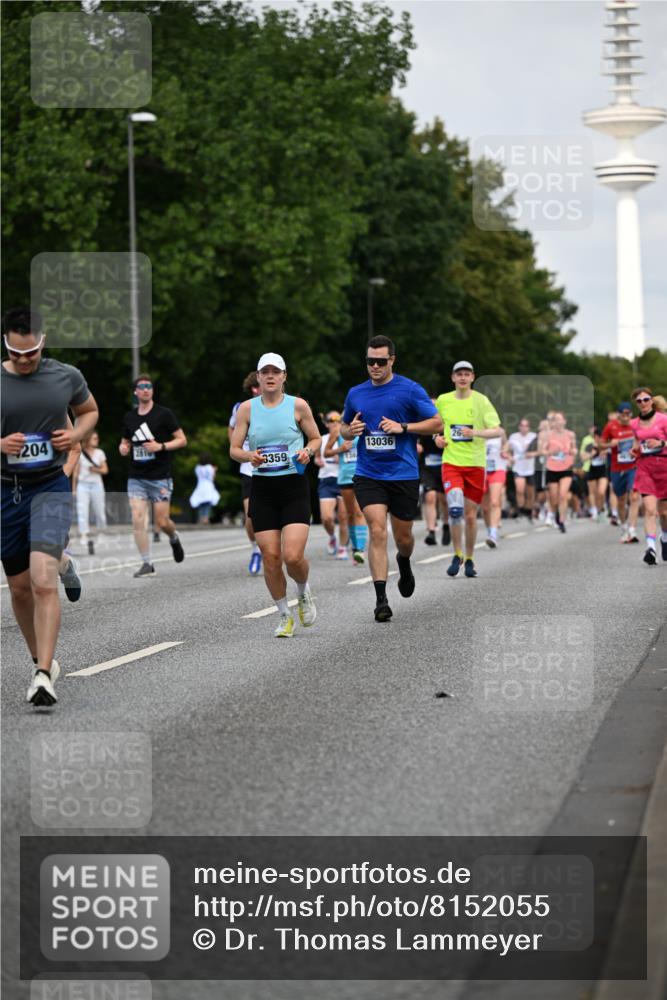 29.06.2025 - hella hamburg halbmarathon Dr. Thomas Lammeyer http://msf.ph/oto/8152055 29.06.2025 10:07:12 Kennedybrücke 1135, 1138, 1482, 1702, 2619, 2712, 2780, 2782, 2810, 3572, 3630, 4066, 4204, 4613, 4665, 5734, 6208, 6815, 7210, 7211, 7290, 7869, 7888, 8481, 8483, 8624, 9439, 10128 meine-sportfotos.de